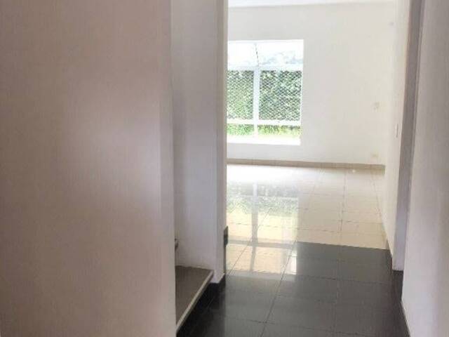 #CEN321 - Casa em condomínio para Venda em Cotia - SP - 2
