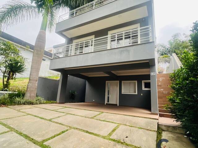 Venda em Jardim do Rio Cotia - Cotia