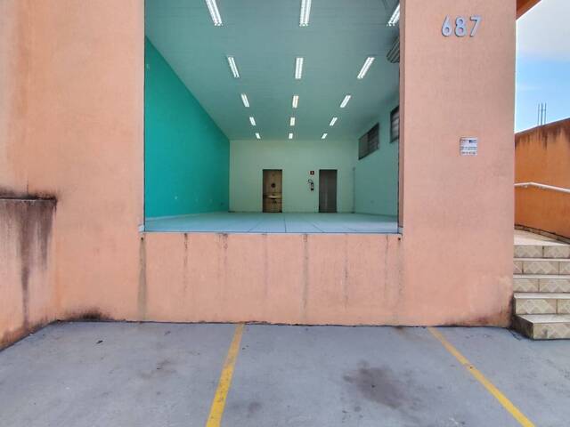 Salão Comercial para Locação em Cotia - 4