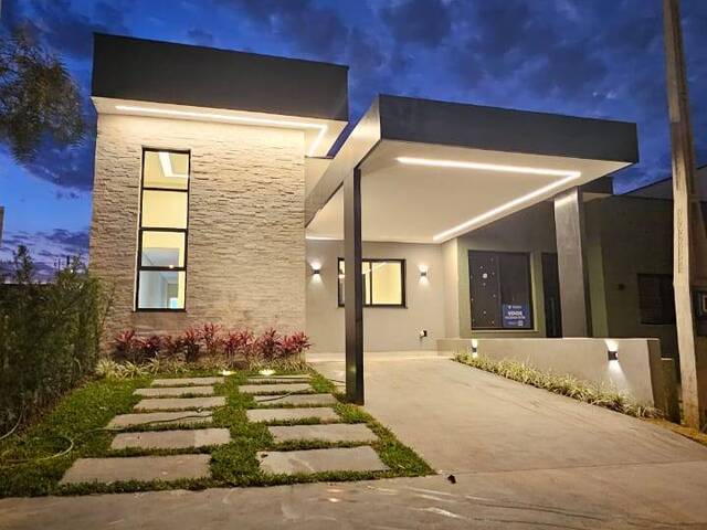 #CEN745 - Casa Térrea para Venda em Sorocaba - SP - 1