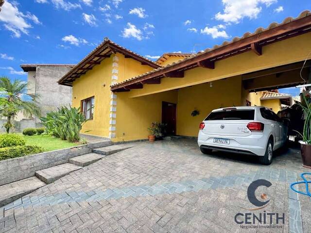 #CEN883 - Casa Térrea para Venda em Cotia - SP