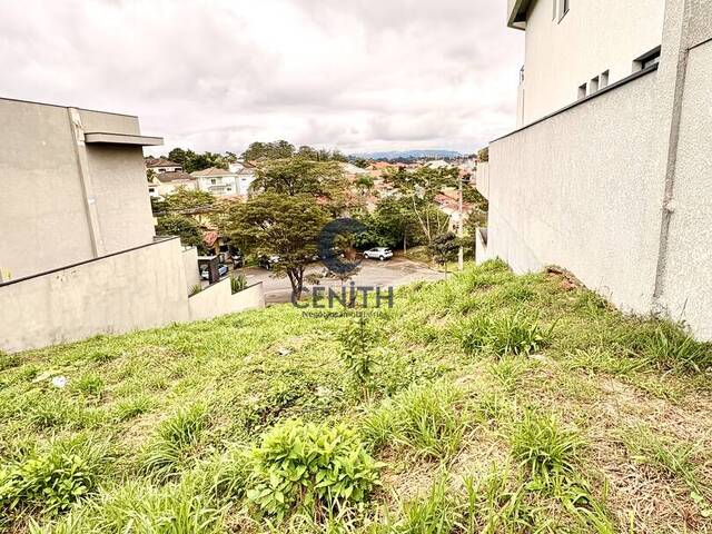 Área para Venda em Cotia - 2