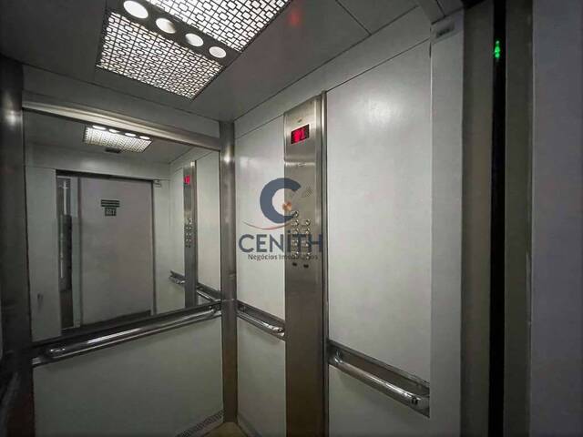 Salão Comercial para Venda em Carapicuíba - 4